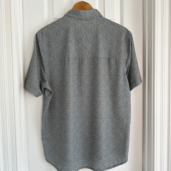 Tommy Bahama Men's Bahama Coast Paquito Geo IslandZone® Short-Sleeve Shirt EUC - Picture 4 of 6